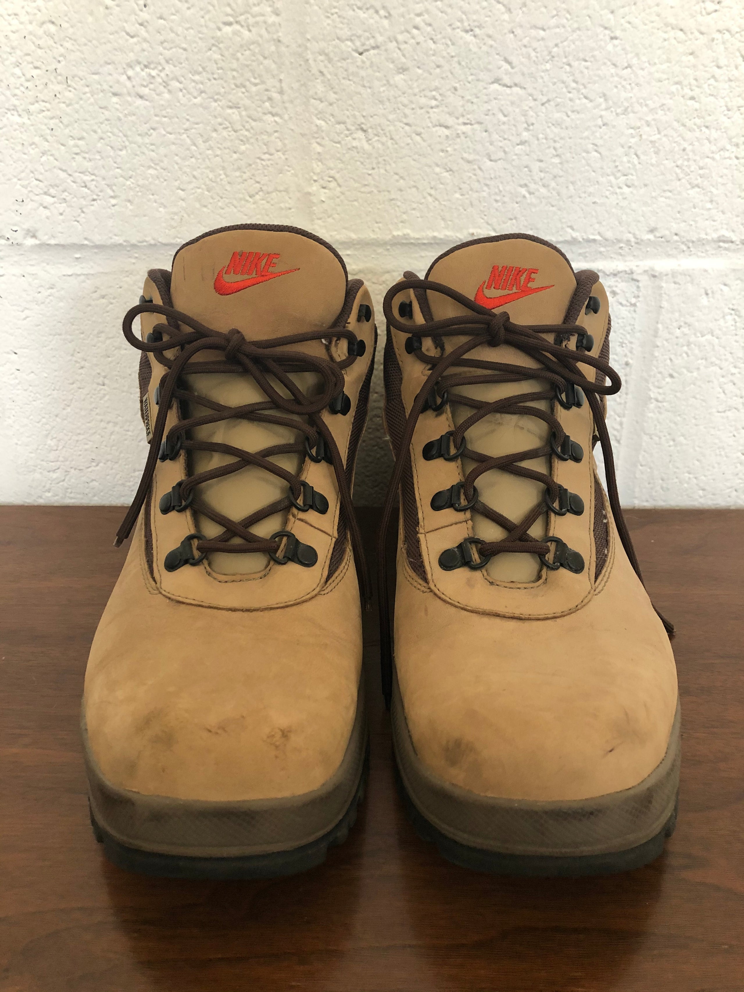 Shoes - Nike Hiking Boots